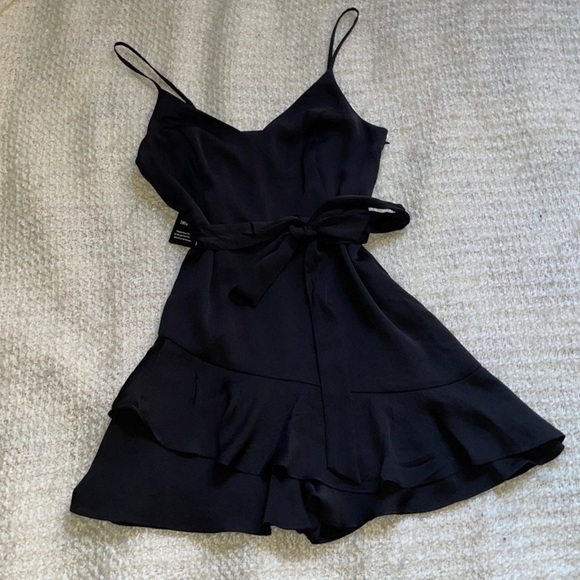 🌹NWT EXPRESS SIZE XS BLACK DRESS - Picture 10 of 10